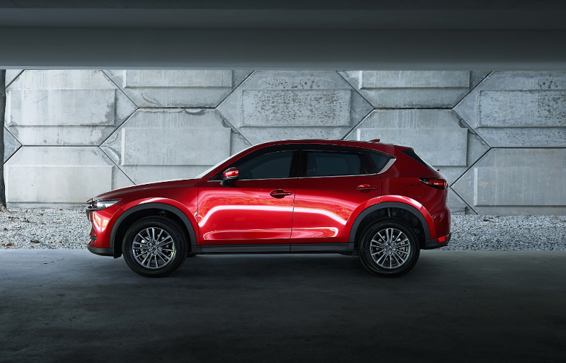 A car protected by MiniFinder Zepto, featuring intelligent alarm notifications and instant alerts.