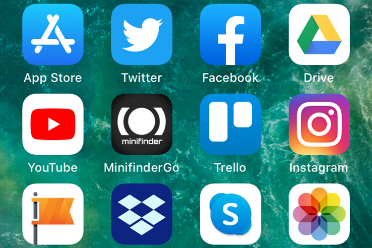 MiniFinder GO app interface showing real-time tracking and alerts